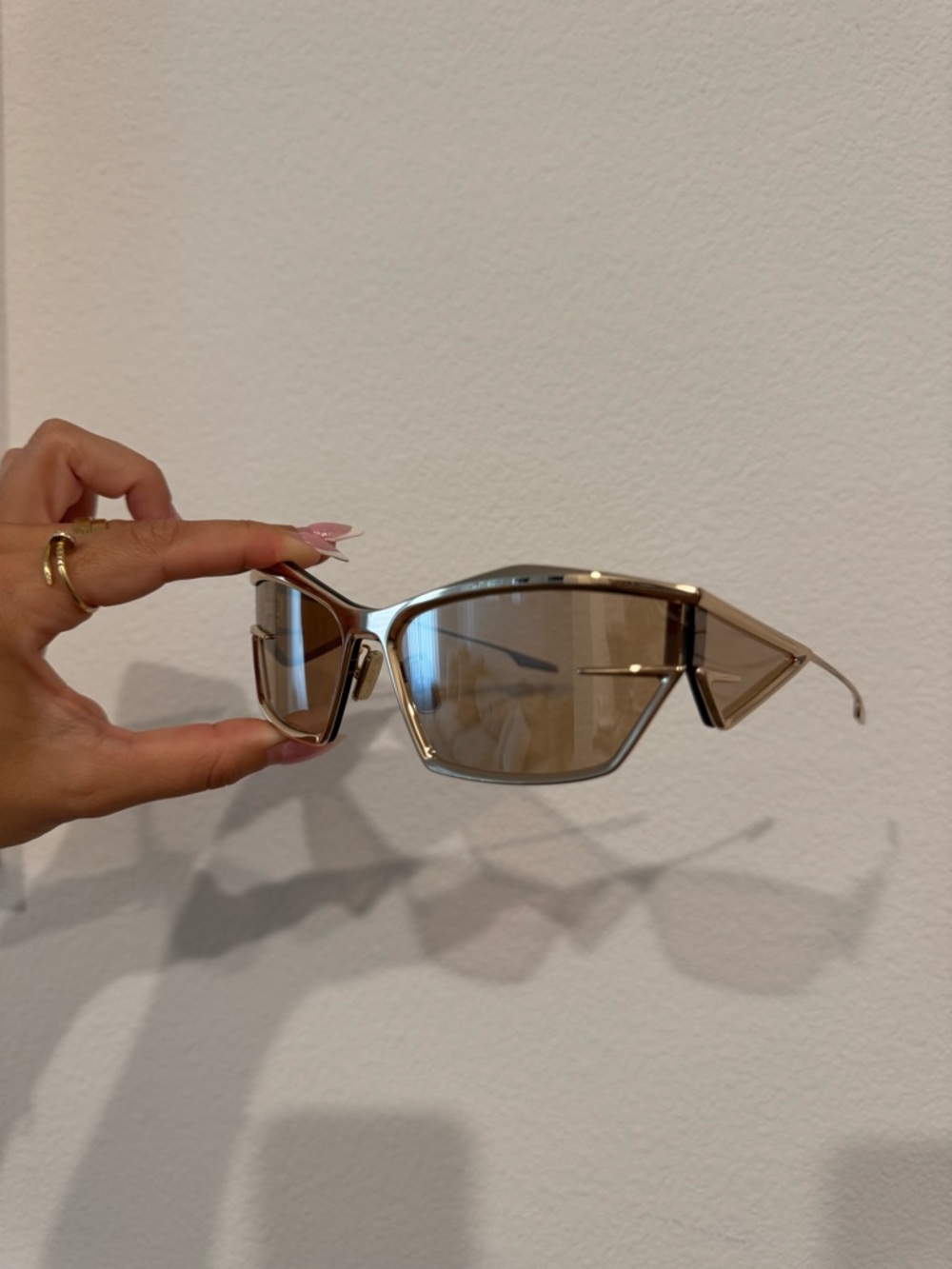 Givenchy gold sunglasses - Picture 5 of 6